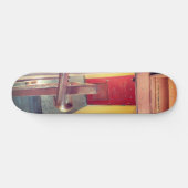 Skateboard Paysage urbain de la porte rouge cachée (Horz)