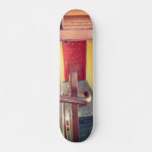 Skateboard Paysage urbain de la porte rouge cachée (Devant)