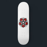 Skateboard Pentagramme aux roses rouges<br><div class="desc">Pentagramme noir avec motif, décoré de fleurs, roses rouges avec feuilles sur arrière - plan blanc. Style tatouage.</div>