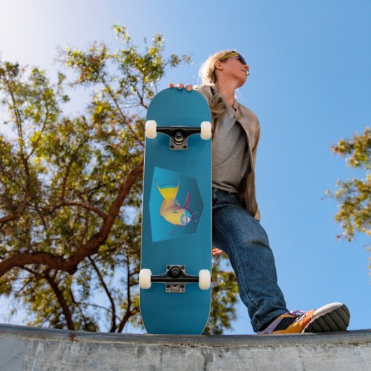 Skateboard Perroquet - Fond dégradé bleu | (Extérieur 1)