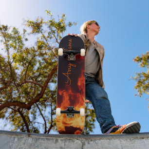 Skateboard personnalisé avec motif de flammes
