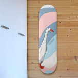 Skateboard Pink doux et bleu mou Blanc Coureur Canard Nom des<br><div class="desc">Accroché sur le mur de la chambre ou glissant dans le quartier,  ce joli skateboard de canard blanc avec un arrière - plan de vagues de couleur fait une déclaration douce en rose et bleu doux. Personnalisez-le pour en faire le vôtre !</div>