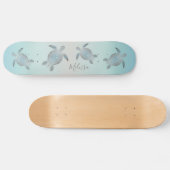 Skateboard Plage de tortues argentées Style Monogram Côté (Horz)