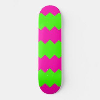 Skateboard Planche à roulettes à motif rayé zig zag rose et v