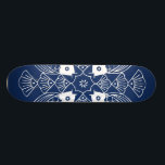 Skateboard Poisson sous-marin avec Arrière - plan bleu<br><div class="desc">Rendez-vous des esprits des poissons,  ce design présente une scène sous-marine avec des coquillages sur un arrière - plan bleu. Un grand cadeau pour un ichthyologiste ou quiconque aime la vue de poissons qui ont une baignade!</div>