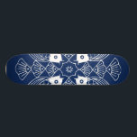 Skateboard Poisson sous-marin avec Arrière - plan bleu<br><div class="desc">Rendez-vous des esprits des poissons,  ce design présente une scène sous-marine avec des coquillages sur un arrière - plan bleu. Un grand cadeau pour un ichthyologiste ou quiconque aime la vue de poissons qui ont une baignade!</div>