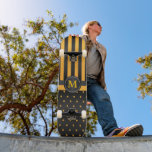 Skateboard Polka Dot Golden Yellow and Black Stripes<br><div class="desc">Planches à roulettes. Polka Dot rayures jaune or et noir avec Monogram prêt pour vous personnaliser. REMARQUE : SEULEMENT CHANGER LES ZONES MODÈLES NÉCESSAIRES! 😀 Si nécessaire, vous pouvez supprimer le texte et commencer à ajouter le texte et la police que vous voulez. 📌 Si vous avez besoin d'une personnalisation...</div>
