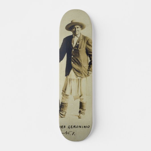 Skateboard Portrait debout en chef 1904 de Geronimo (Devant)