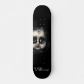 Skateboard Poupée gothique Eerie avec Halloween sanguin (Devant)
