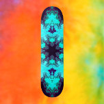 Skateboard Psychédélique Mandala Flower bleu et violet<br><div class="desc">Ce modèle de fleur kaléidoscope psychédélique est composé de bleu et de violet. Des visuels trippy vibreants pour l'hippie moderne ou toute personne qui aime les couleurs vives et funky!</div>