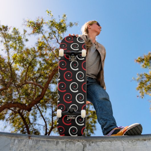 Skateboard Red & White Spiral Pattern (Extérieur 1)