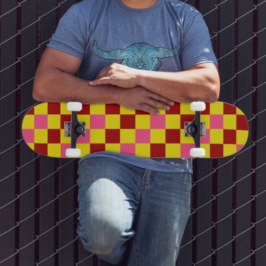 Skateboard Red Yellow Pink Checkered Pattern Design (Extérieur 3)