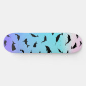 Skateboard requin-taupe sur fond océanique (Horz)