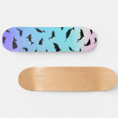 Skateboard requin-taupe sur fond océanique (Horz)
