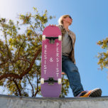Skateboard Résistez et persistez au dégradé rose à violet<br><div class="desc">Montrez votre engagement dans la lutte contre le racisme, le sexisme, l'homophobie et le sectarisme, et inspirez les autres à faire de même avec un skateboard Résiste & Persiste avec des lettres blanches audacieuses sur un dégradé rose à violet. Pour voir le design politique Resist & Persist sur d'autres articles,...</div>