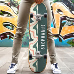 Skateboard Rose et Vert Abstrait Moderne Rétro Marbre Tourbil<br><div class="desc">Faites sensation au skatepark avec notre skateboard à motif marbré abstrait rétro rose et vert ! Ce design accrocheur présente des motifs tourbillonnants de teintes roses et vertes, inspirés de l'art abstrait rétro et moderne. Parfait pour les skateurs qui aiment les designs uniques et artistiques, cette planche allie style et...</div>