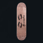 Skateboard Rose Gold Glitter Sparkle Eyelashes Monogram<br><div class="desc">Rose Gold Faux Foil Metallic Sparkle Parties scintillant brossé Métal Monogramme Nom et cils initiaux (cils), Eyelash Extensions et yeux Blush Pink Skateboard. Cela rend le cadeau parfait pour 16 ans, mariage, douche nuptiale, anniversaire, baby shower ou bachelorette cadeau pour quelqu'un décorant sa chambre dans le style cool de tendance....</div>