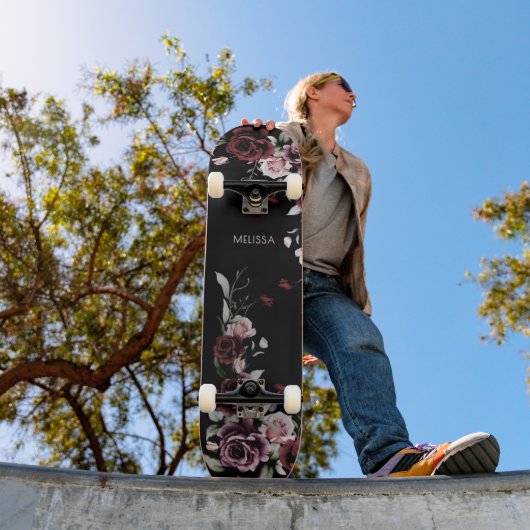 Skateboard Roses Aquarelle Fond Noir (Extérieur 1)