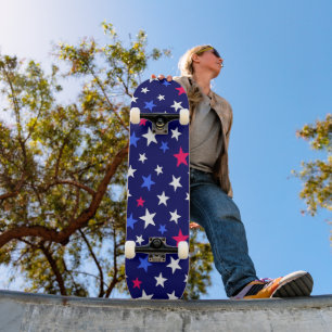 Skateboard Rouge gras, bleu patriotique et étoiles blanches