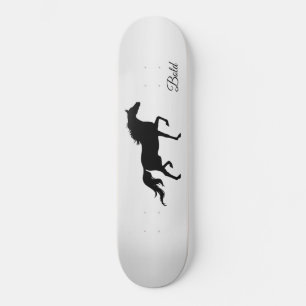 Skateboard Silhouette de cheval noir élégant sur dégradé gris