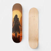 Skateboard Silueta de mujer guerrera al amanecer (Recto)