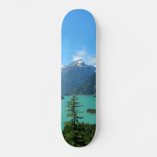 Skateboard Snowy Mountain Turquoise Lake à Washington