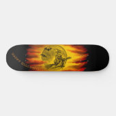 Skateboard Sorcière volante avec chat noir, nuit halloween (Horz)