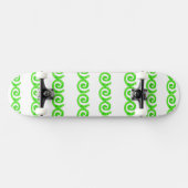 Skateboard Spiritueux vert brillant motif sur blanc (Horz)
