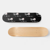Skateboard squelette d'Halloween avec une épée (Horz)