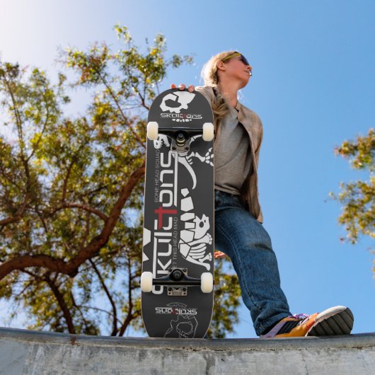 Skateboard SQUELETTES avec T-REX & Triceratops (Extérieur 1)