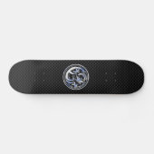Skateboard Style Chrome badge Dragon sur Carbon Fibre Print (Horz)