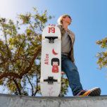 Skateboard Style japonais de fille avec Monogramme "Lune" et<br><div class="desc">Fille style japonais avec Monogramme 月 "Lune" et nom. Un cadeau parfait pour l'anniversaire d'une fille qui aime les activités de plein air et le skateboard. Faites-le vous-même en ajoutant votre texte. Pour accéder aux outils de montage avancés, allez à "Personnaliser ce modèle" et cliquez sur "Détails", faites défiler et...</div>