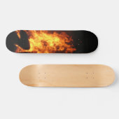 SKATEBOARD SUR LE FEU (Horz)