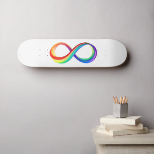 Skateboard Symbole d'infinité arc-en-ciel stratifié