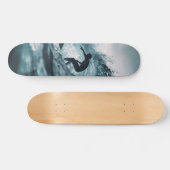 Skateboard Tabla de Skate Surfista Surfeando en el Mar   (Horz)