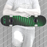 Skateboard Techno Cyber Vert Tailles Noir<br><div class="desc">Des rayures vives,  vertes et noires,  semblent éclater dans l'obscurité comme des néons. C'est pointu et brillant avec un design abstrait futuriste high-tech du cyberespace. Personnalisez-le avec Initiales. Cette image est une photographie originale de JLW_PHOTOGRAPHY.</div>