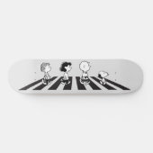 Skateboard Tee - shirt | Marche de groupe (Horz)
