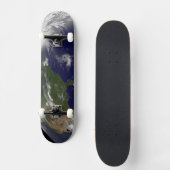 Skateboard Tempêtes Tropicales Sur La Planète Terre. (Recto)