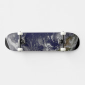 Skateboard Terre Pleine Montrant Diverses Tempêtes Tropicales (Horz)