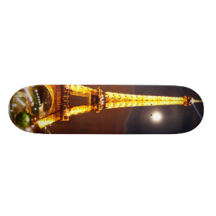 Skateboard Tour Eiffel par le lensgerrit