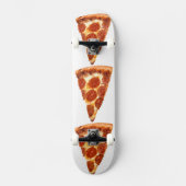 Skateboard Tranche de pizza pepperoni classique de SlipperyJo (Recto)