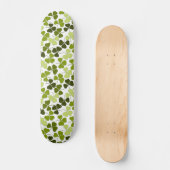 Skateboard Trèfle vert dans une variété de nuances (Recto)