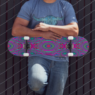 Skateboard Trippy Rétro Magenta, Bleu et Vert Abstrait