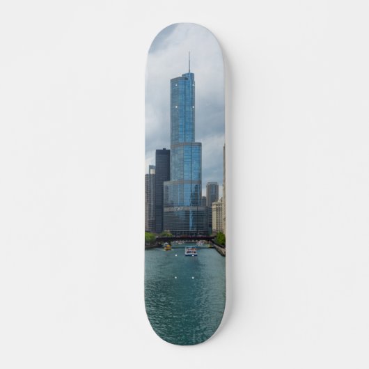 Skateboard Trump Tower Chicago River (Devant)