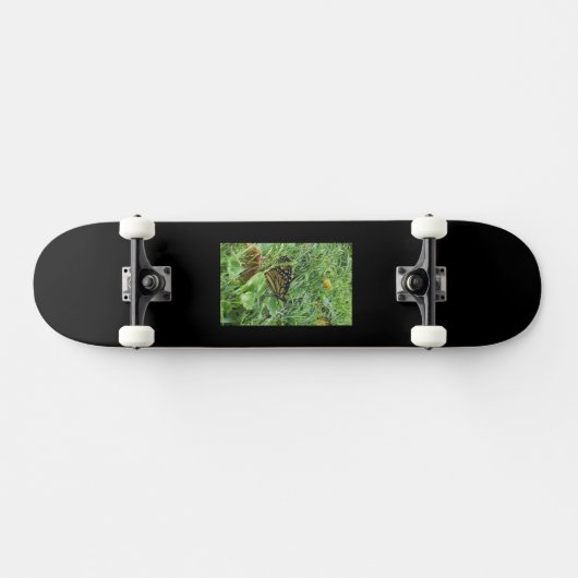 Skateboard Un papillon monarque (Horz)