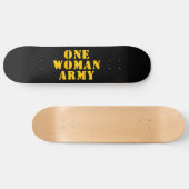 SKATEBOARD UNE ARMÉE FEMME (Horz)