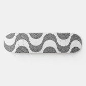 Skateboard vagues noires et blanches en pavé portugais (Horz)
