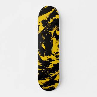 Skateboard van de zwarte en gele verf