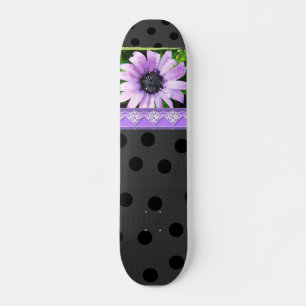 skateboard van lavendel en kant