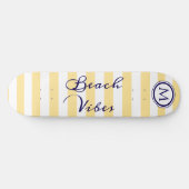 Skateboard Vibes de Plage Jaune Blanc Rayé Monogramme Cool (Horz)